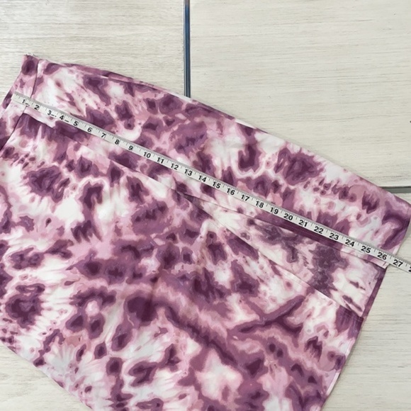 NWT BCBGeneration
Tie Dyed Satin Pencil Skirt - Picture 8 of 10